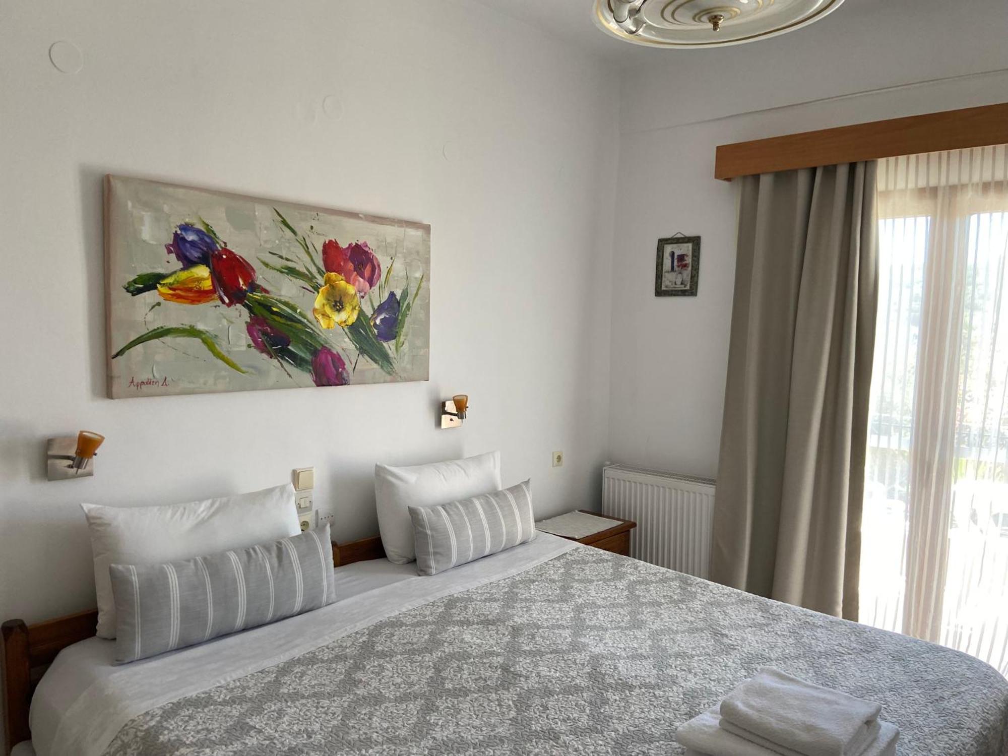 Floros Apartments Agios Stefanos Avliotes  Esterno foto
