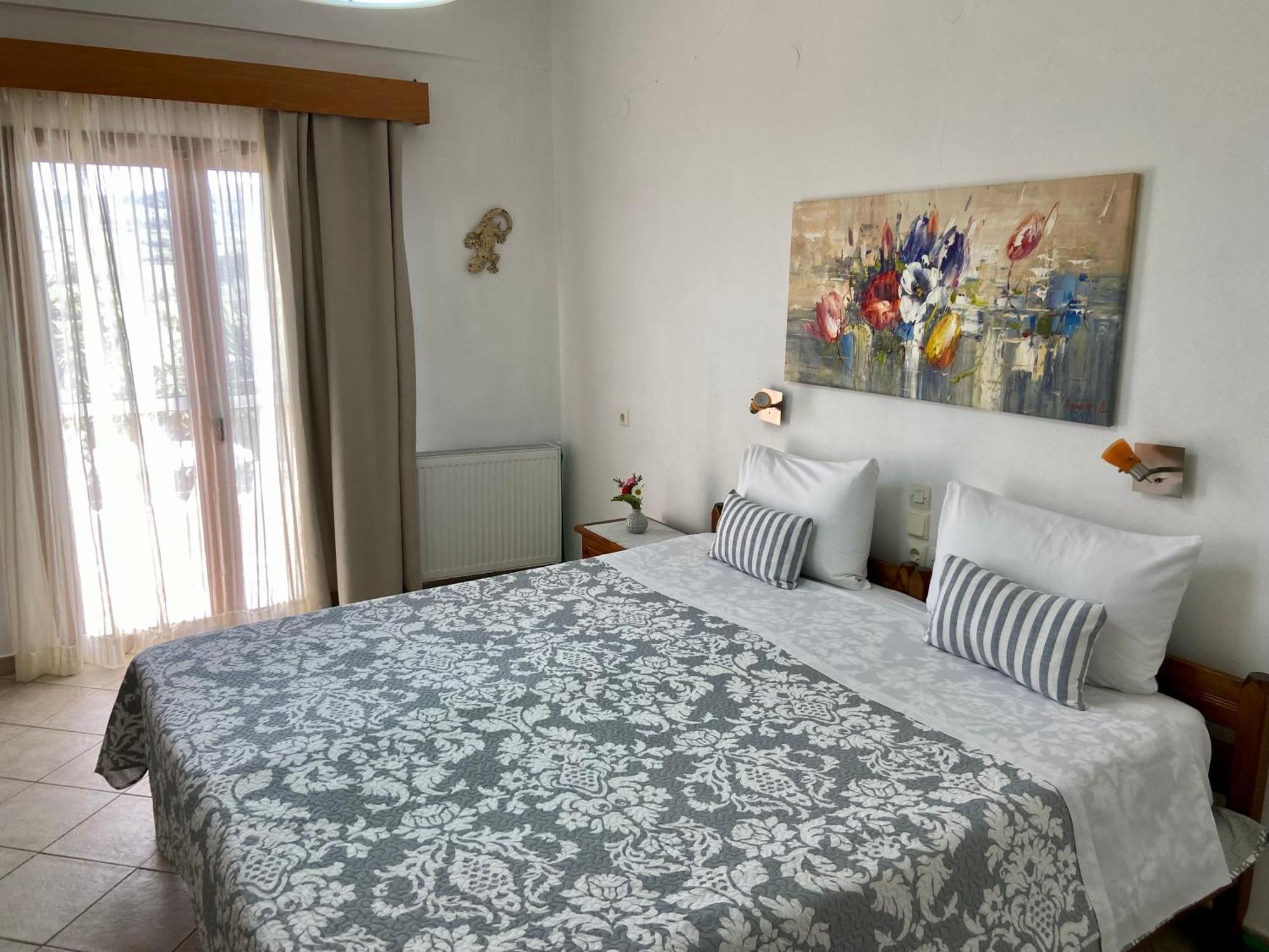 Floros Apartments Agios Stefanos Avliotes  Esterno foto